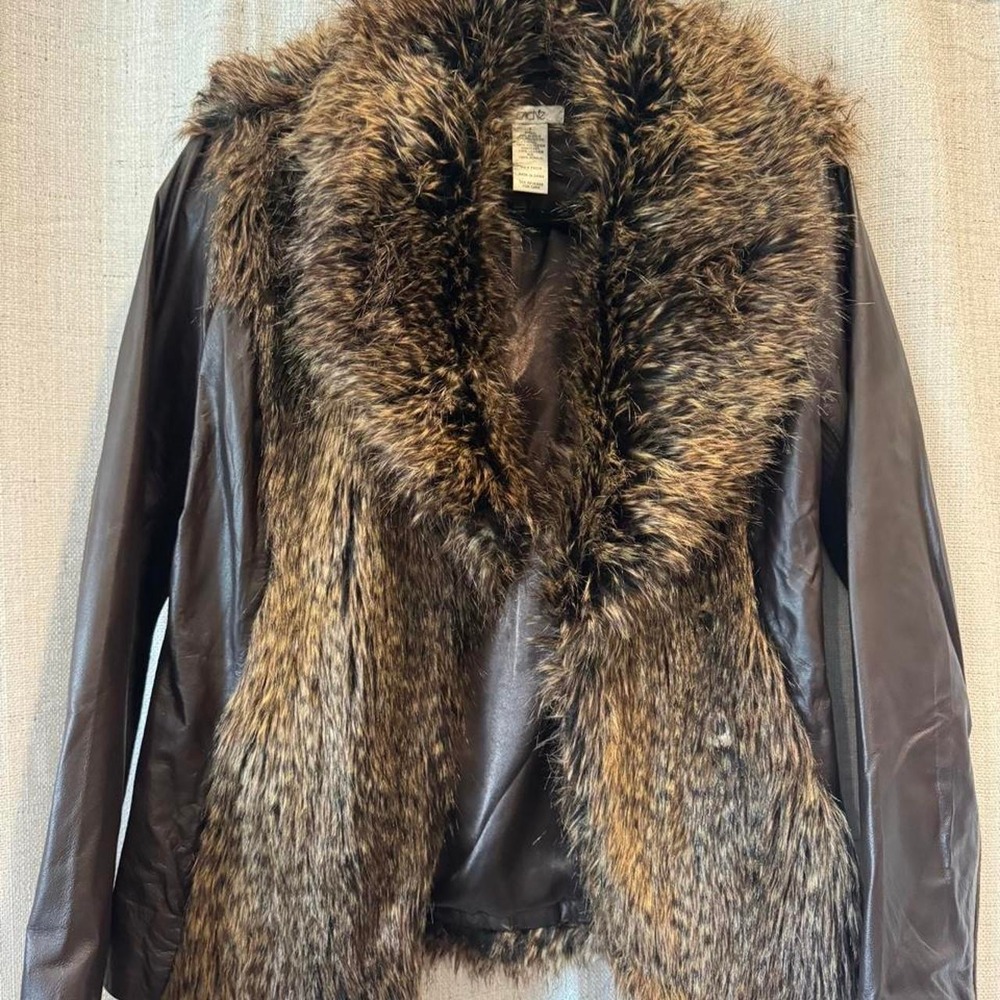 Cache Fur Jacket - Picture 2 of 3